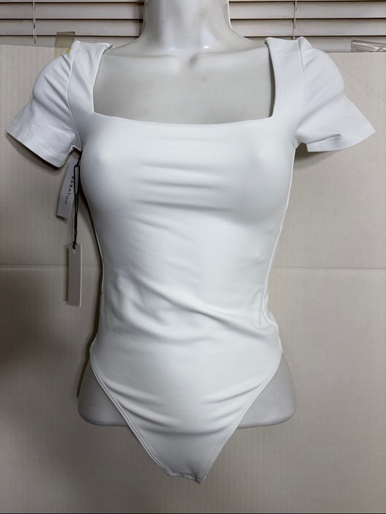 Babaton Tops - Babaton White Square Neck Short Sleeve Bodysuit - Clean White 8906